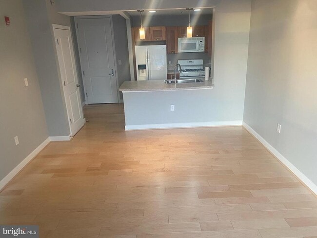 Building Photo - 5750 Bou Ave Unit 704