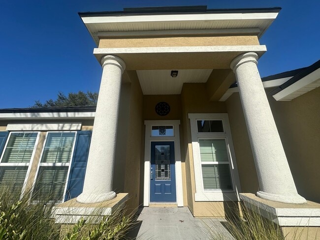 Photo - Cedarbrook Community Beauty, Holiday Gem, Available Now!