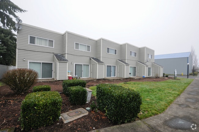 Photo - Hollister Apartments