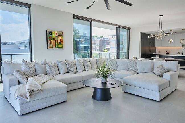 Photo - 160 Isle of Venice Dr Unidad 401