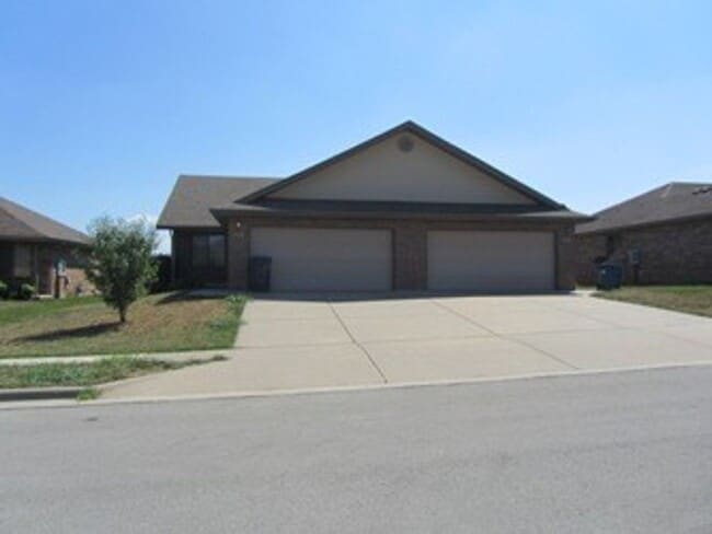 Building Photo - 1307-1323 W. Sackett Unit 1312