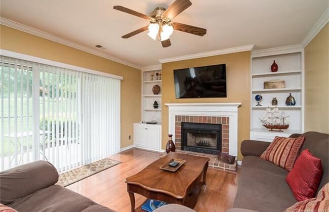 Photo - 3206 Selwyn Farms Ln Unit Apt 4