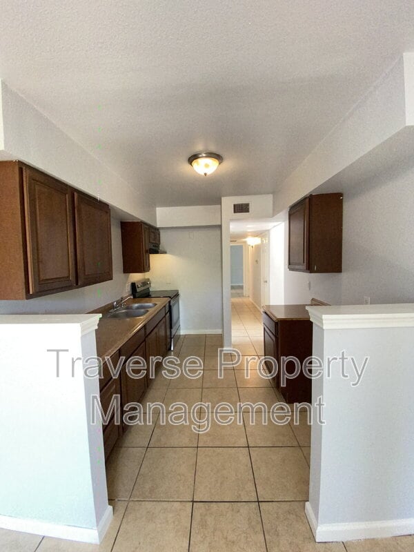Photo - 6810 Trail Lake Dr Unit #B
