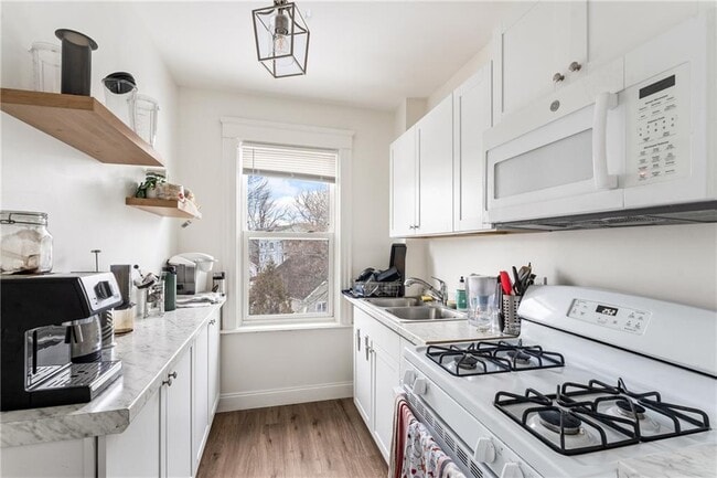 Building Photo - 19 Vale St Unit 3