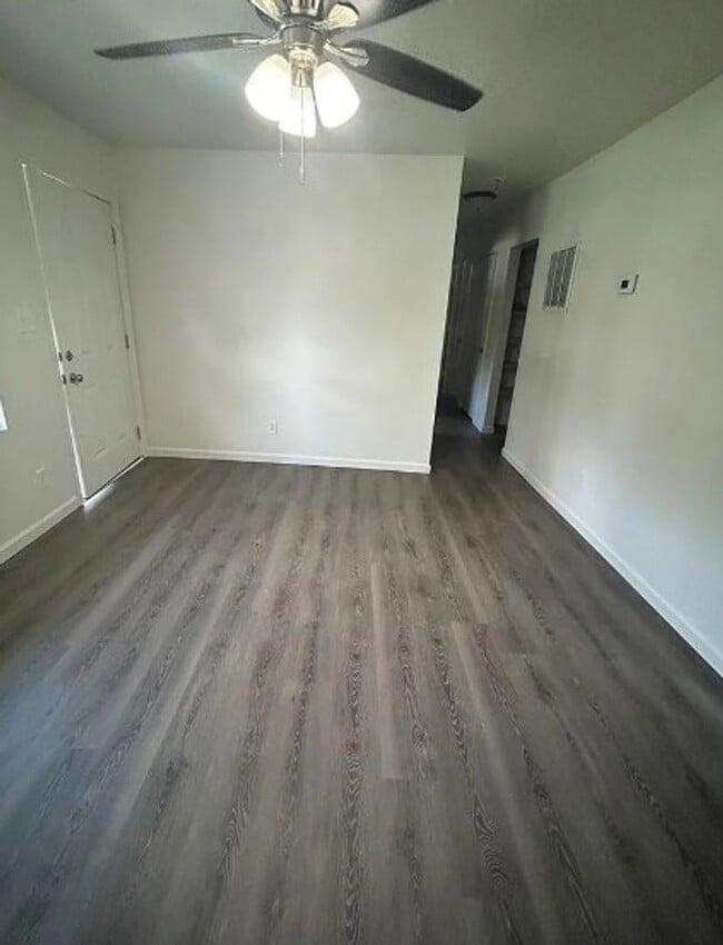 Photo - 6 St Columba Dr