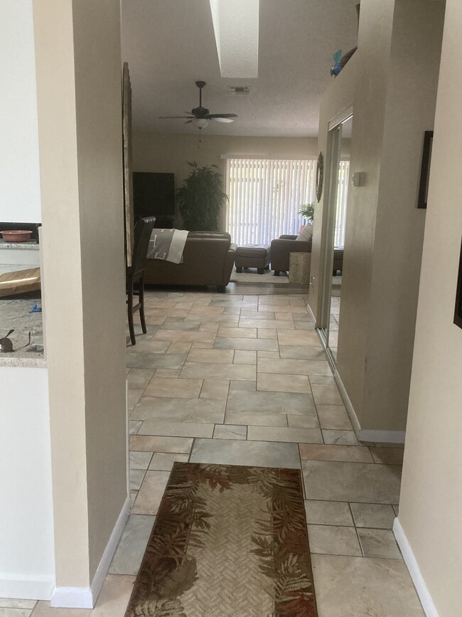 Photo - 571 Milburne Close Condo Unit Daventry Square