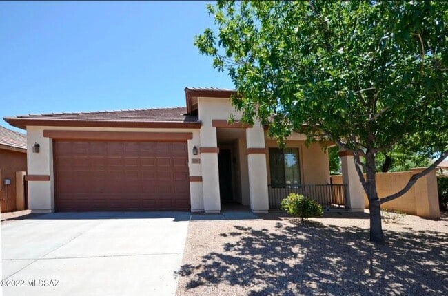 Building Photo - 579 W Camino Sorpresa