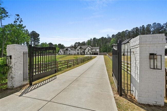 Building Photo - 2694 Thompson Mill Rd