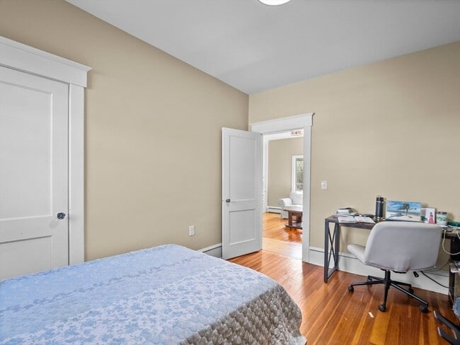 Photo - 306 Mott St Unit 1