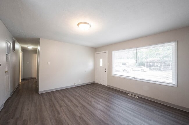Photo - "Charming 3-Bed, 2-Bath Retreat in Indiana...