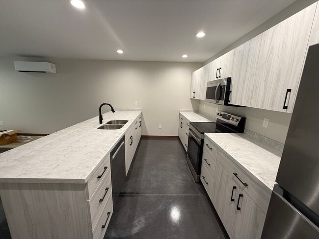 Photo - 115 4th St SW Unit #2