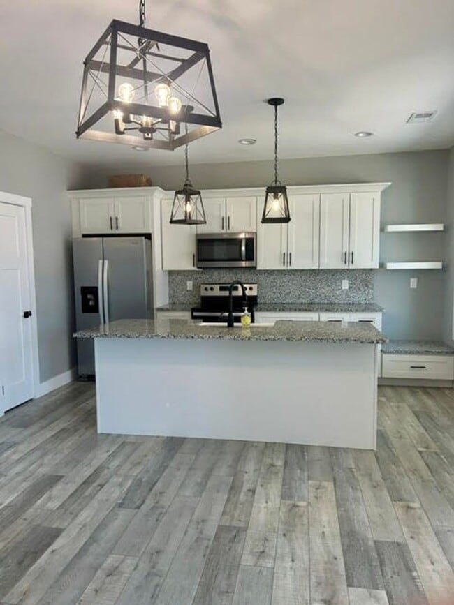Photo - 166 Lakeshore Bay Dr