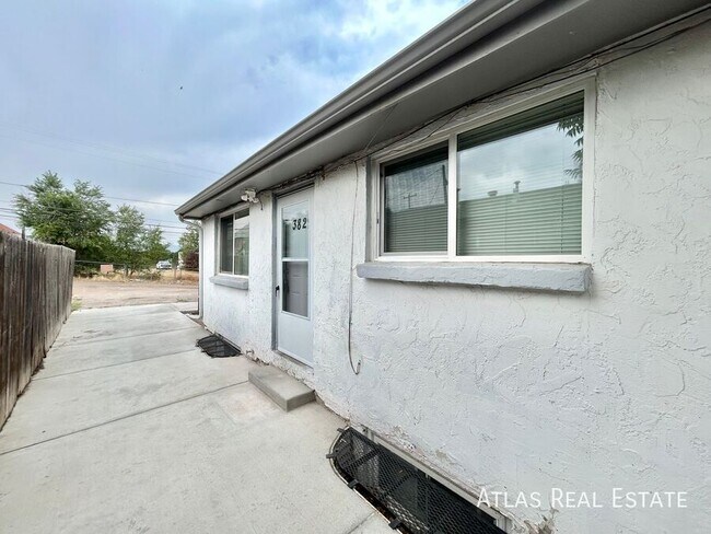 Photo - 3825 S King St Apartment Unit 3829