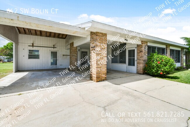 Photo - 642 SW Bolin Ct