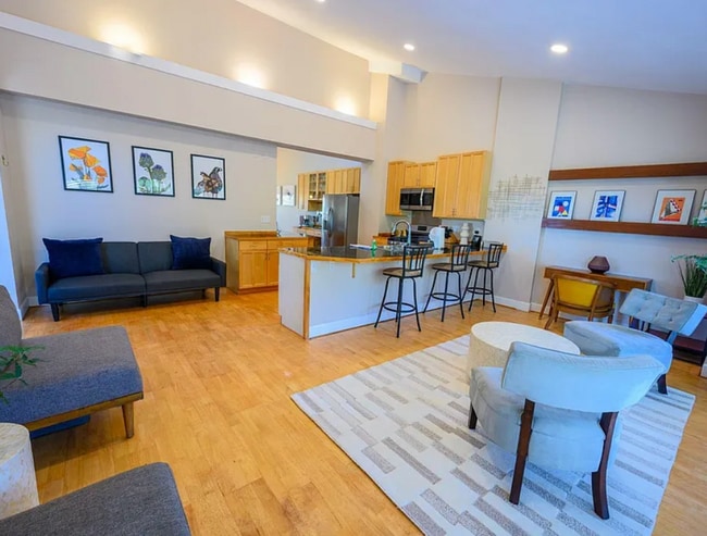 Photo - 4433 Date Ave