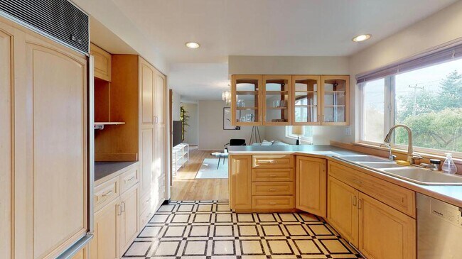 Photo - 510 N 87th St