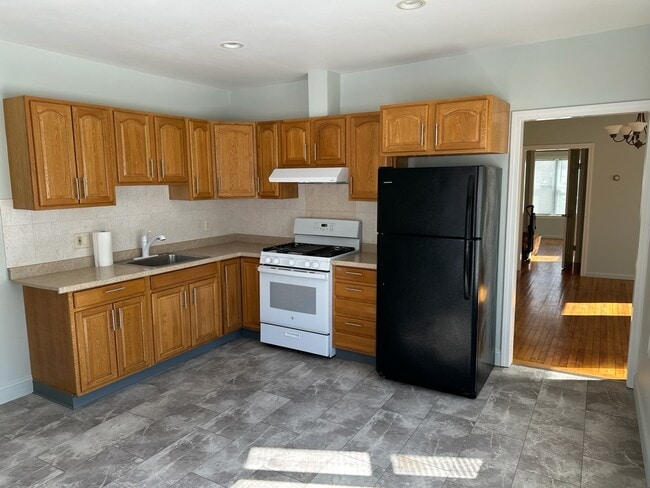 Building Photo - 15 Henderson Ave Unit 1