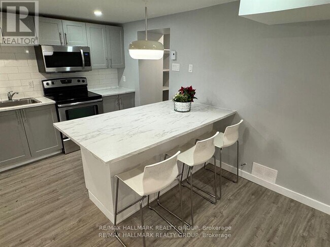 Photo - 15 Marier Ave