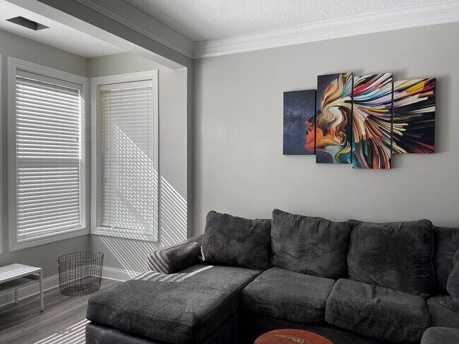 Photo - 511 W 1st Ave