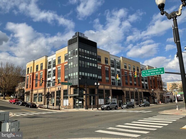 Photo - 989 S Buchanan St Apartment Unit 201