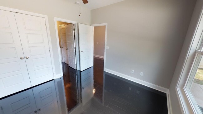 Photo - 157 W Rossview Rd