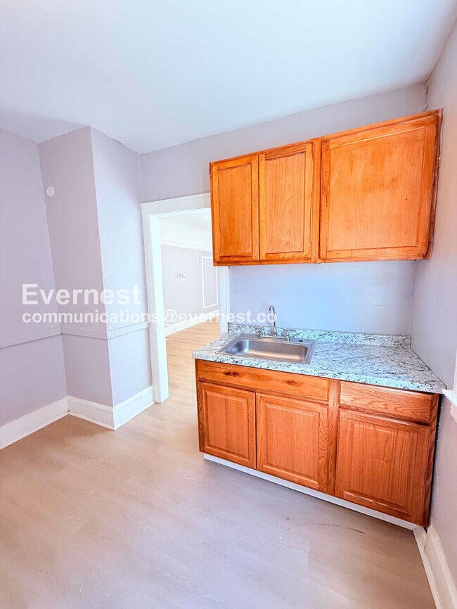 Photo - 2302 Hazelwood St Unit 1