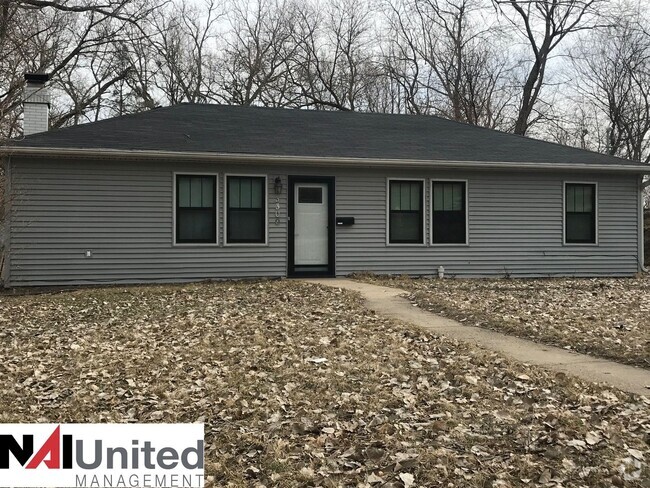 Building Photo - Three bedroom, two bathroom single family ... Rental