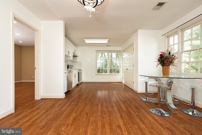 Building Photo - 13039 Glen Mill Rd Unit A