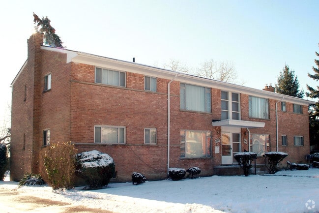 Primary Photo - Miller Greens Apartments