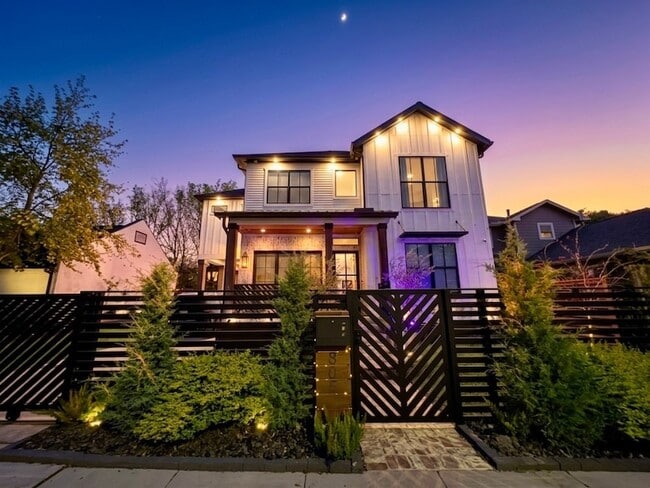 Building Photo - 805 Cordell St