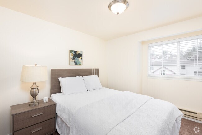 2BD, 1BA - 915SF