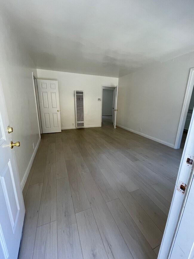 Photo - 5564 Kinston Ave Unidad 5564