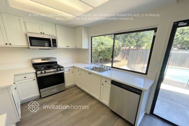 Photo - 2852 Londonderry Dr