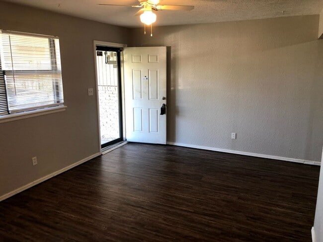 Photo - 955 SW 4th Pl