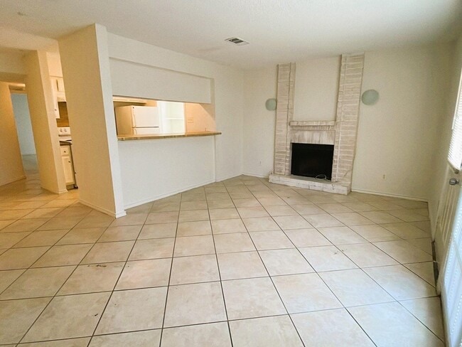 Photo - 1307 Brenda Ln Unit B