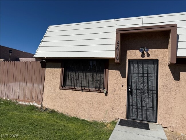 Photo - 3619 Villa Knolls E Dr
