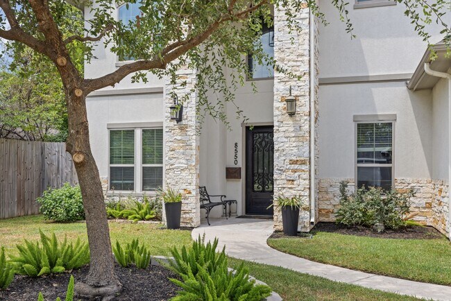 Photo - 8550 Ridgepoint Dr