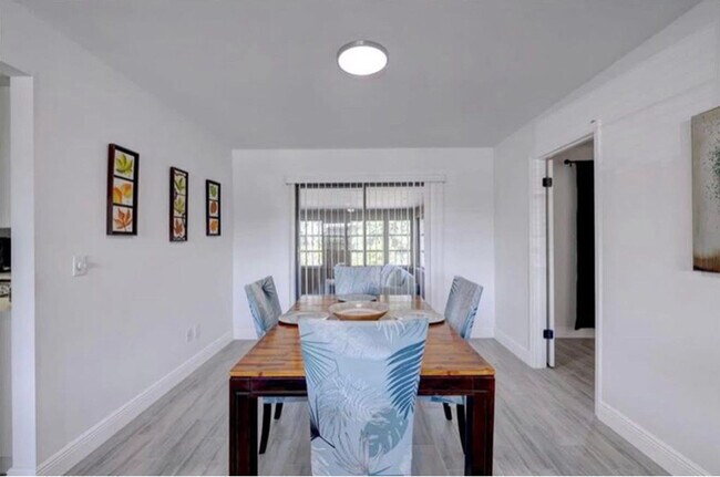 Photo - 543 SE Greenway Terrace