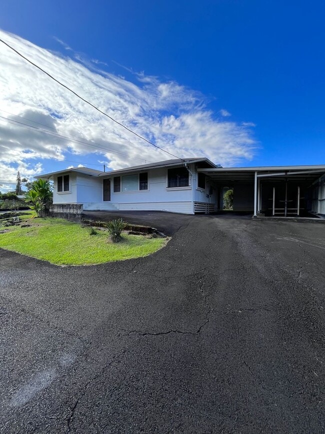 Kaumana Drive 3 Bedroom 2 Bath House - Kaumana Drive 3 Bedroom 2 Bath House