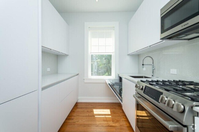 Building Photo - 16 Forest St Rental