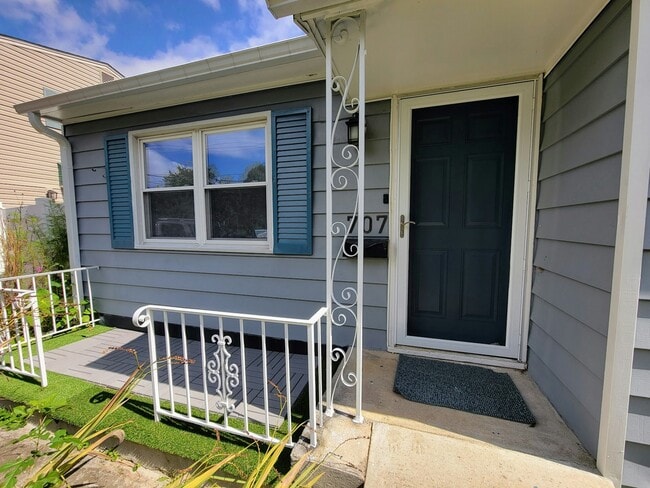 Photo - 707 Douglass Ave