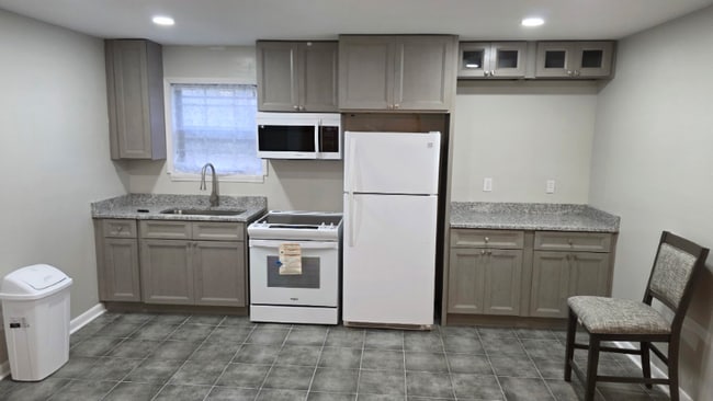 Photo - 4040 Knollbrook Dr NW