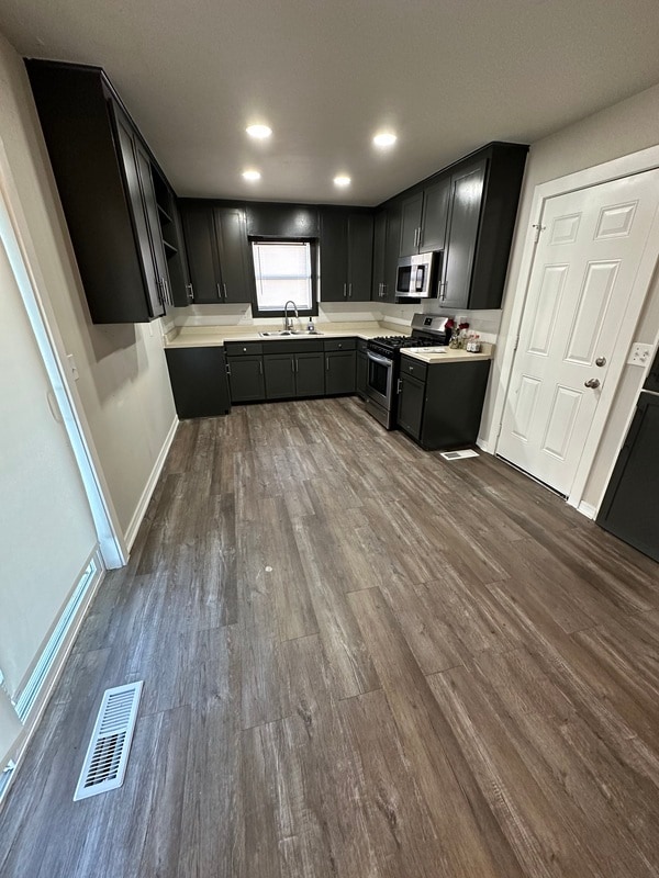 Photo - 744 N Moccasin St