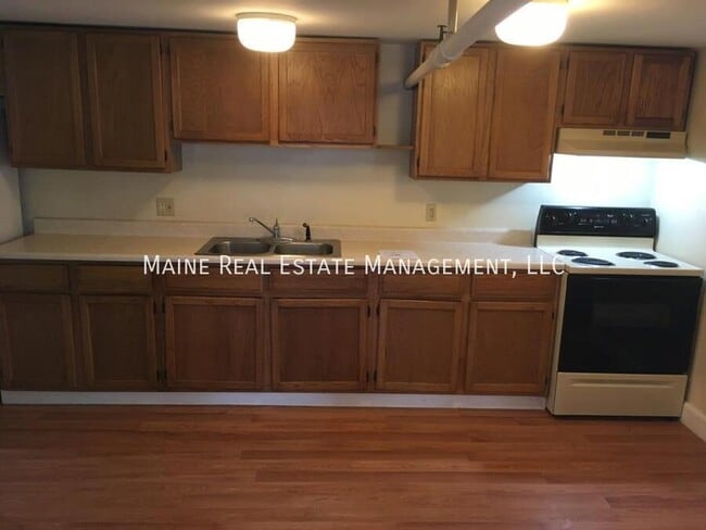 Building Photo - 2412 Western Ave Unit E Rental