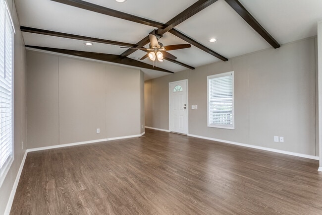 7151 Woodlake Pkwy