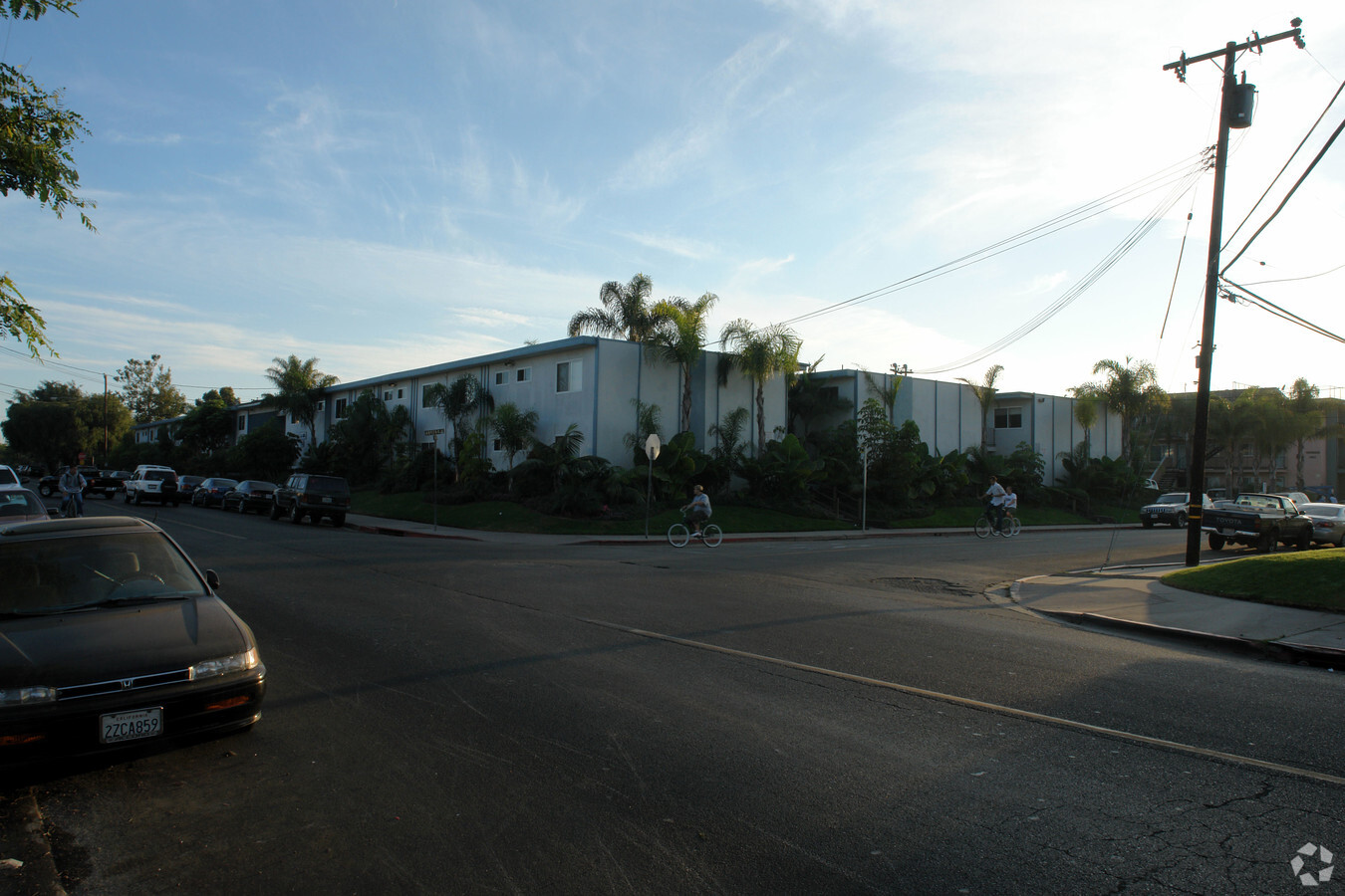 La Loma Apartments - La Loma Apartments