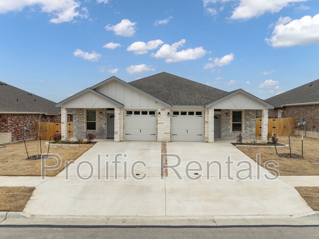 Photo - 5221 Rose Gdn Lp