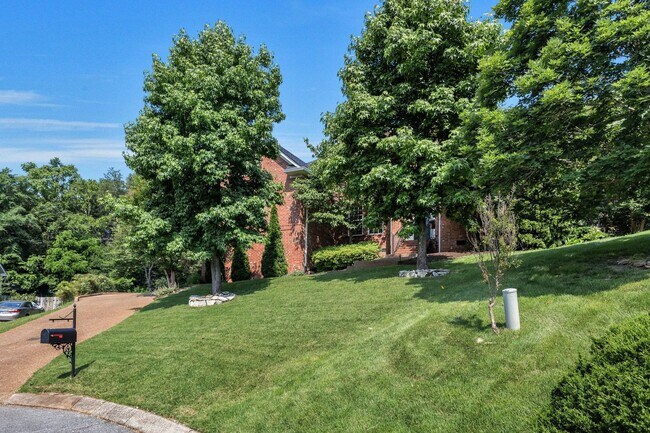 Photo - 415 Enclave Ct