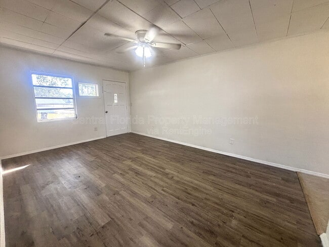 Photo - 842 Lake Ave