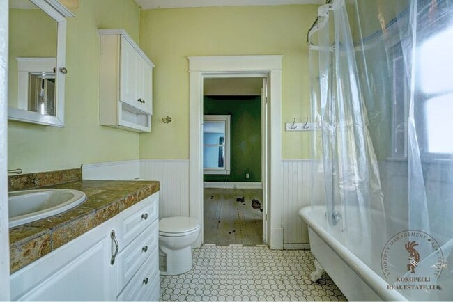 Photo - 124 S Elm St